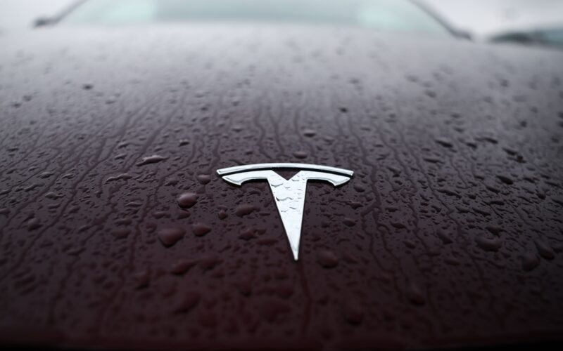 Logo Tesla
