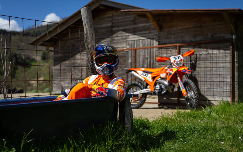 motocicleta ktm si rider la tara
