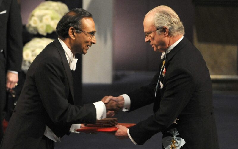 Venkatraman Ramakrishnan cu ocazia decernării premiului Nobel